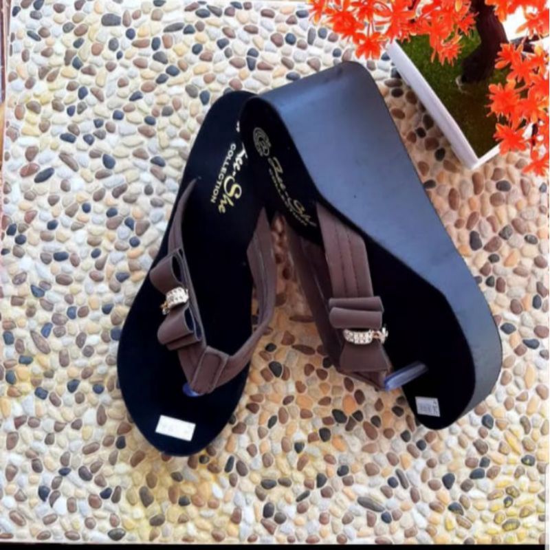 Sandal Wedges Wanita Pita Zee-shee