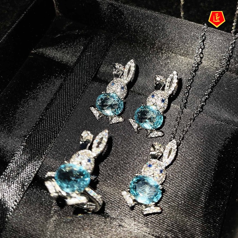 [Ready Stock]Micro-Inlaid Diamond Cute Rabbit Stud Earrings Topaz Pendant Suit