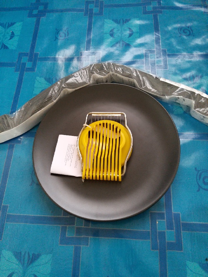 Egg Slicer, Pengiris Telur, Warna Kuning Peralatan Dapur Ukuran 10x12cm Sl629