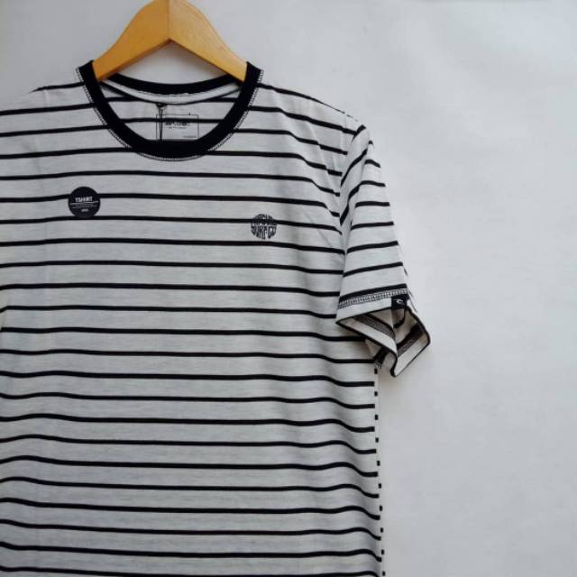 Kaos Ripcurl putih garis hitam