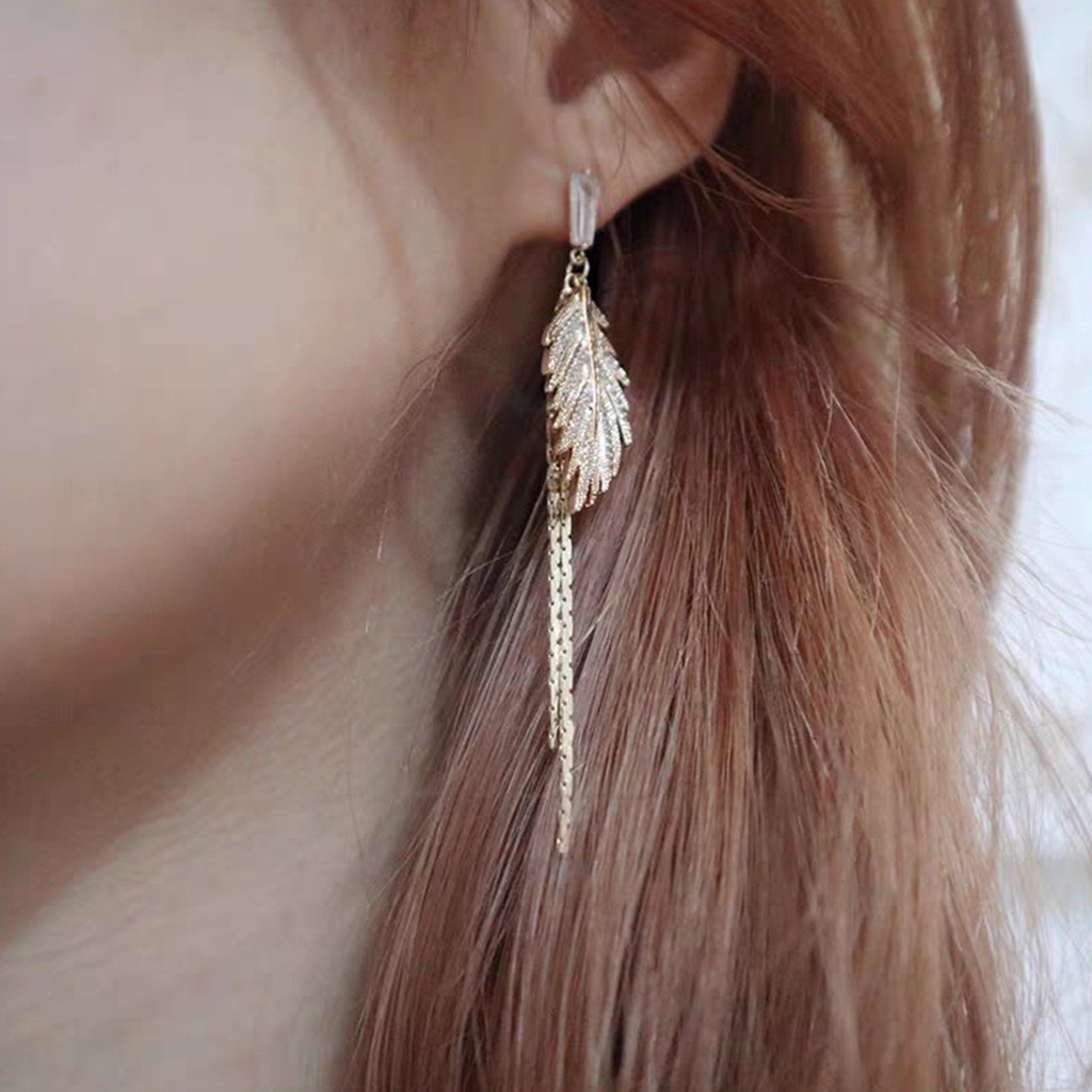 Hu Hu Hu Hu Hu Alat Bantu Pasang Kacamata♡ 1 Pasang Anting Rumbai Bentuk Daun Aksen Berlian Imitasi Untuk Wanita