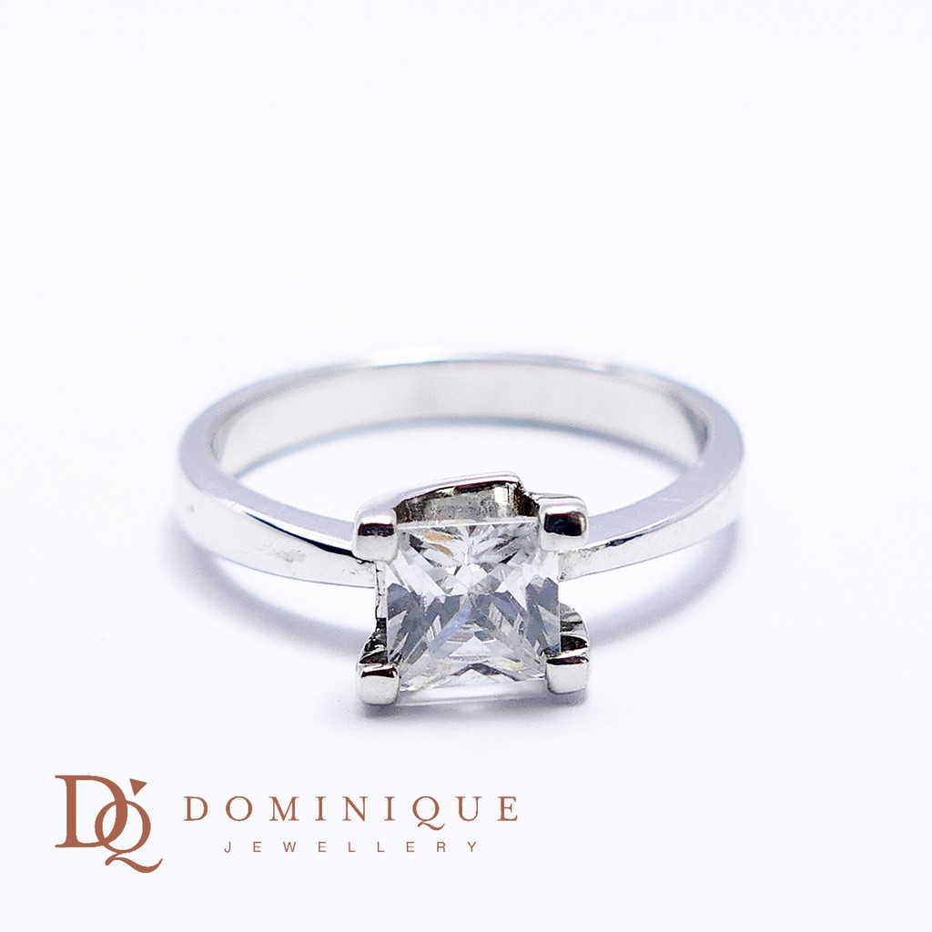 

Dominique Jewellery- Cincin Solitaire 75% SNI DQC 1738