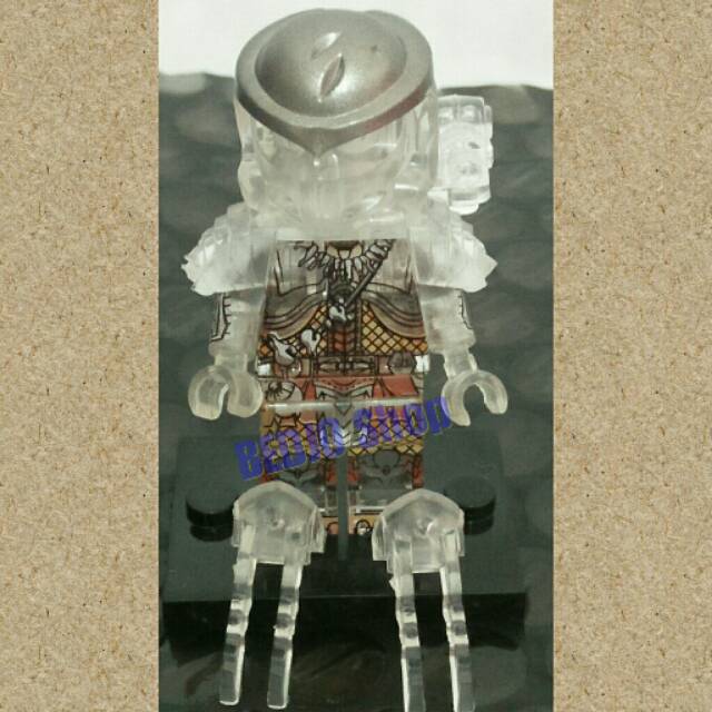 Lego Mini Figure PREDATOR