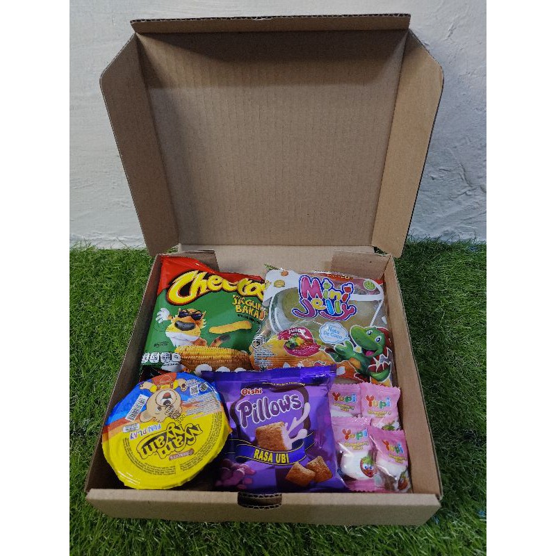

(M),(L), Snack Box /Bingkisan/Gift Box/Hadiah Wisuda/Hadiah Ulang Tahun