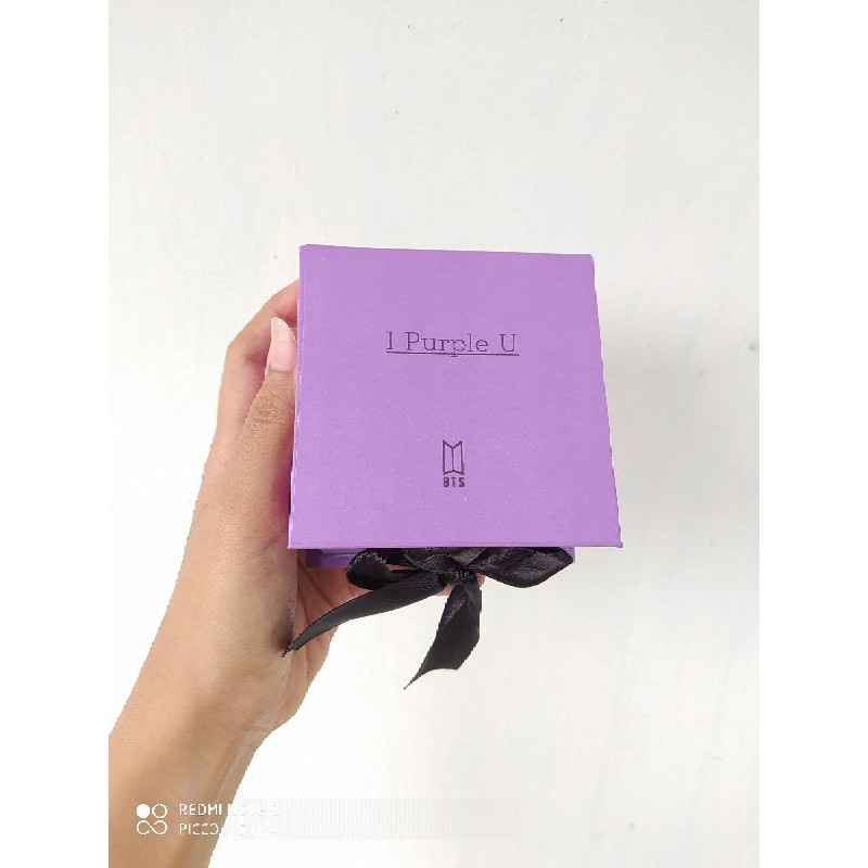 

Kotak kado gift box BTS army utk wisuda, asesoris, jilbab, bridesmaid, souvenir dll||ukuran 8x8x3cm