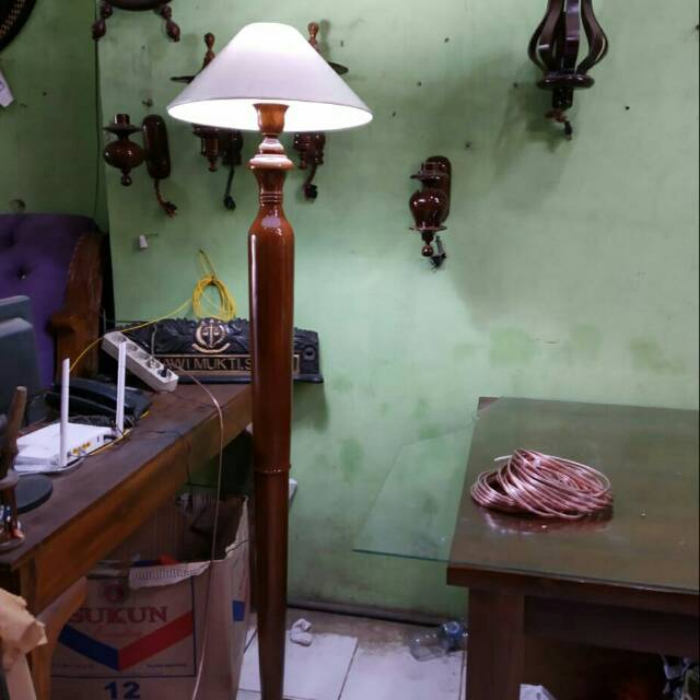 Lampu hias lampu tidur lampu sudut ruangan dari kayu jati