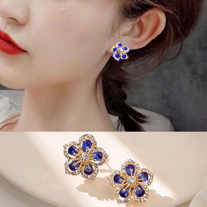 Anting Bentuk Bunga Geometris Aksen Kristal Gaya Korea