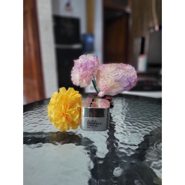 Loreal Paris  Aura Perfect Clinical Day Cream