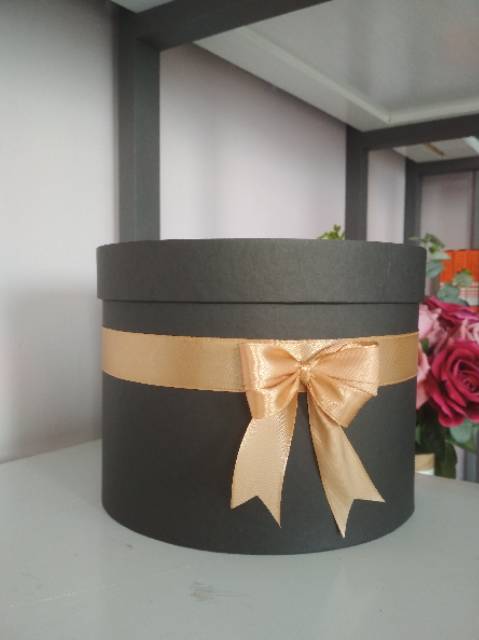 

BLOOMBOX /GIFT BOX /KOTAK BUNGA DIAMETER 20 TINGGI 20&15 BISA CUSTOM