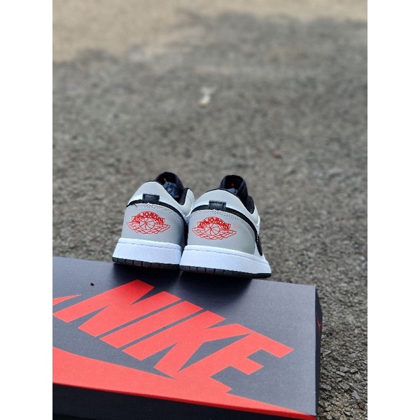 Sepatu • Ai* J*rd*n 1 Low Kualitas Import