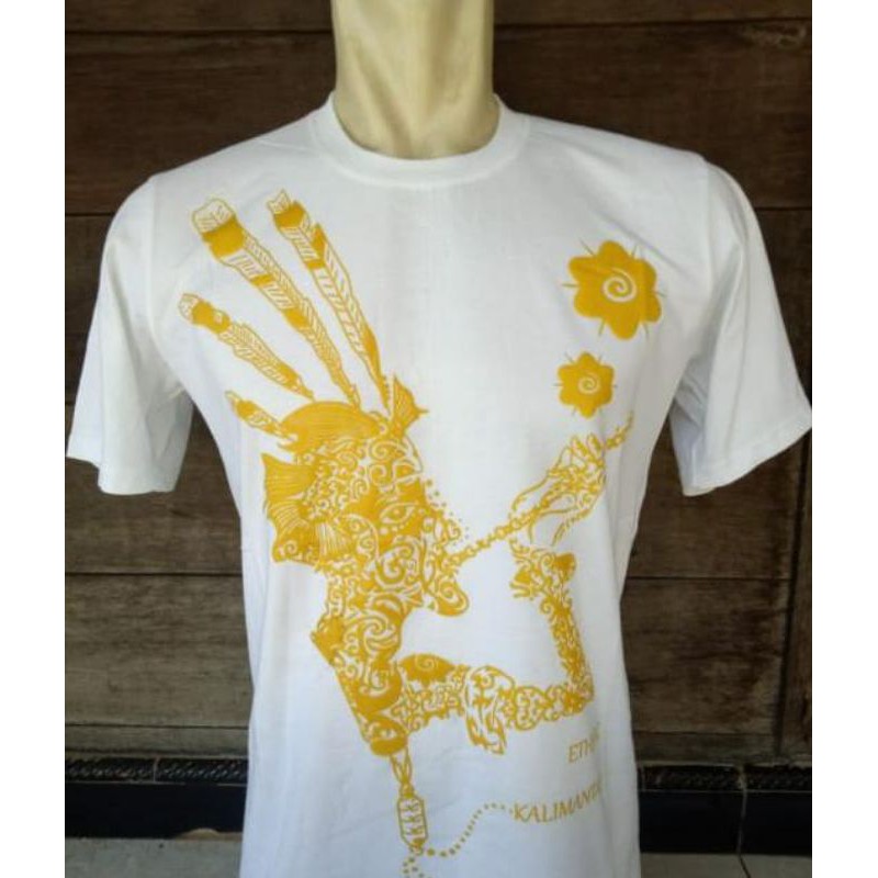 Baju kaos khas Kalimantan motif sumpit Dayak