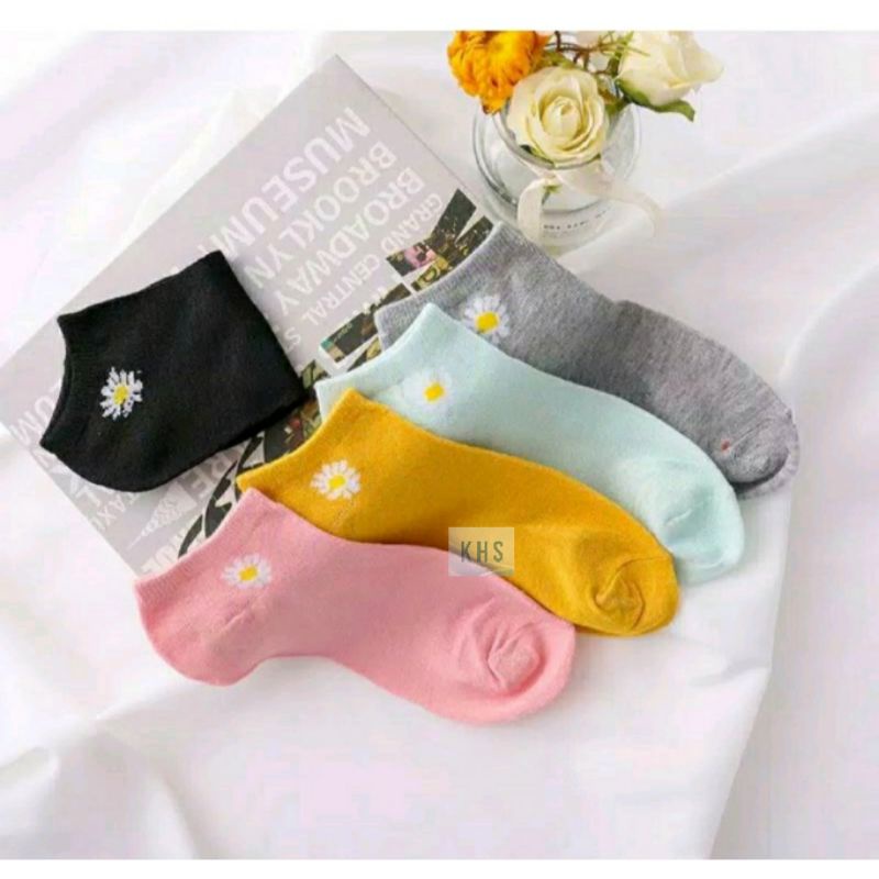 Kaos Kaki Fashion Motif Bunga Daisy Flower Wanita Kaus Semata Kaki Ankle Socks Hidden Bear Korea KHS-2
