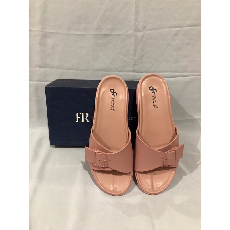 Sandal slide wanita FRANSISKA RENALDY L.HELEN 06 PEACH