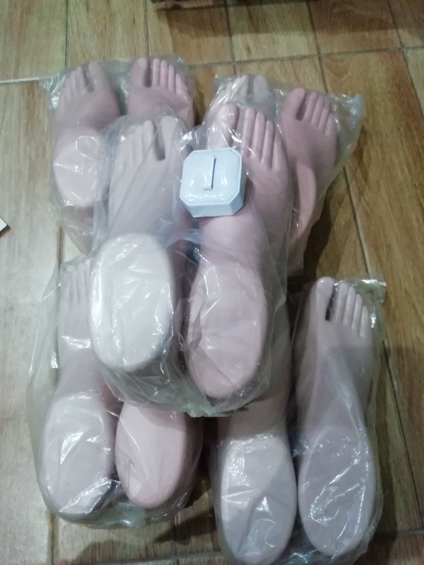 Display Pajangan Perhiasan Liontin Bentuk Prisma