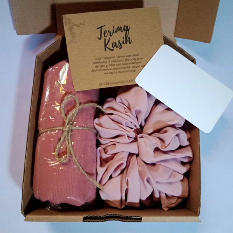 

HAMPRES / HIJAB[ COD ] HAMPERS GIFT BOX KADO PAKET HIJAB WISUDA ULANG TAHUN WEDDING GRADUATION BOX W
