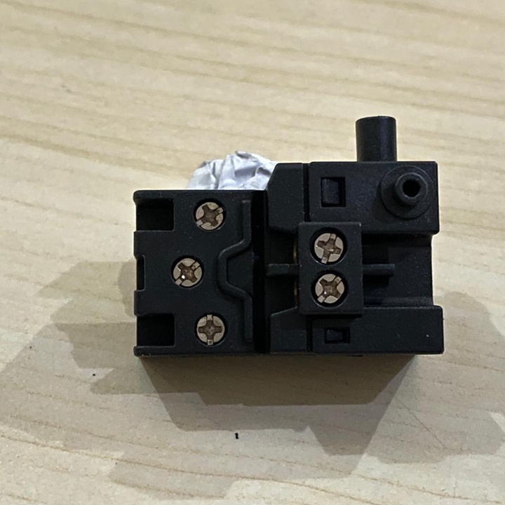 SAKLAR/SWITCH DALAM GERINDA CALIBER UNTUK MAKITA 2414-NB