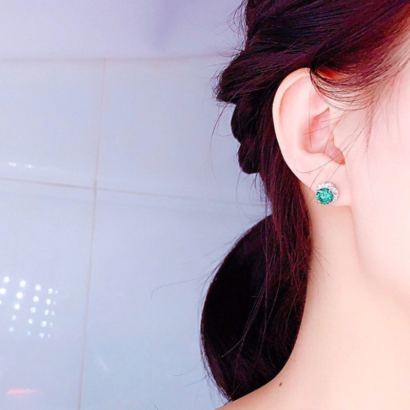 Anting Stud Zircon Bentuk Bunga Bulat Warna Hijau Bahan Silver Untuk Wanita