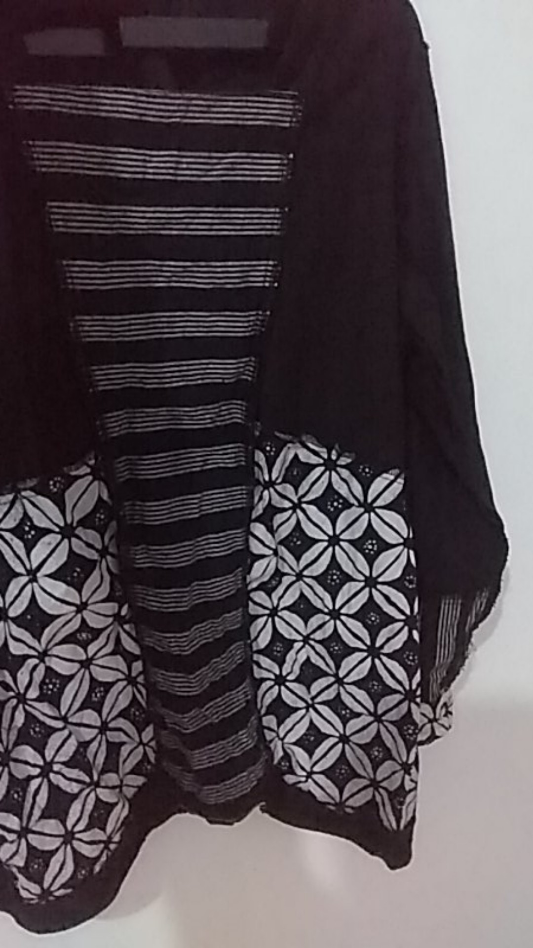 Atasan Batik Kawung Lurik Carla Black