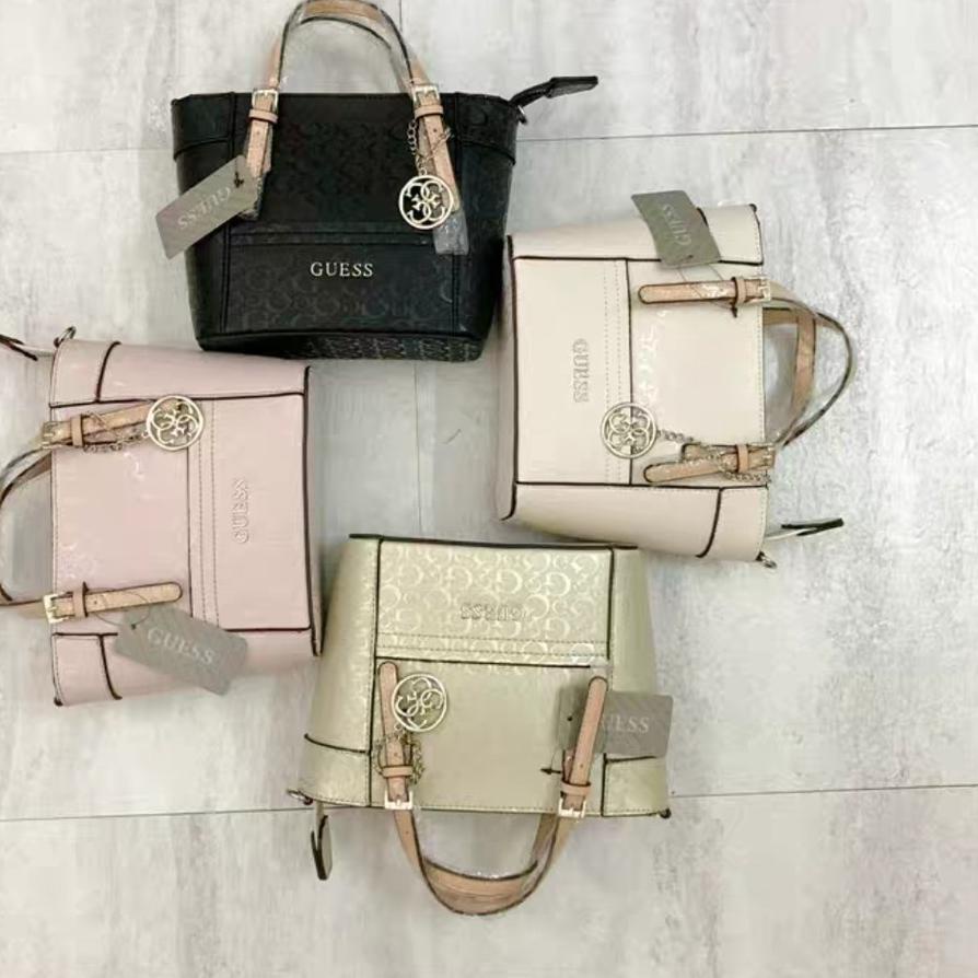 Terbaru 10.10 Tas Guess delaney mini clutch hologram