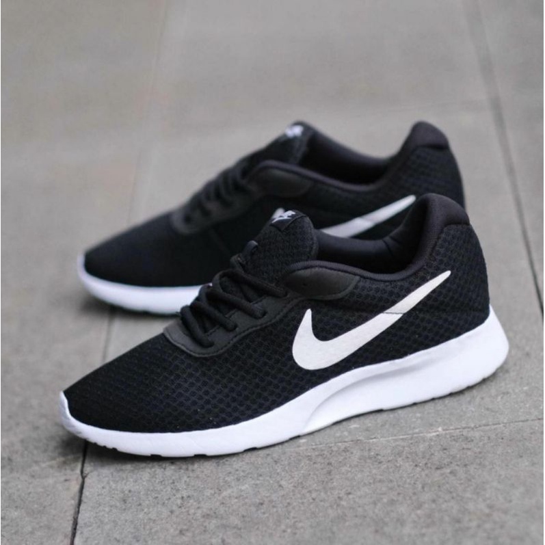 Sepatu nike tanjun black white original murah