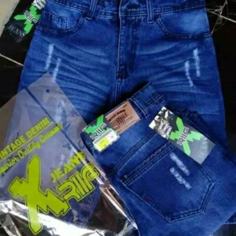 CELANA PENDEK JEANS PRIA MODEL SOBEK  BAHAN NON STREET