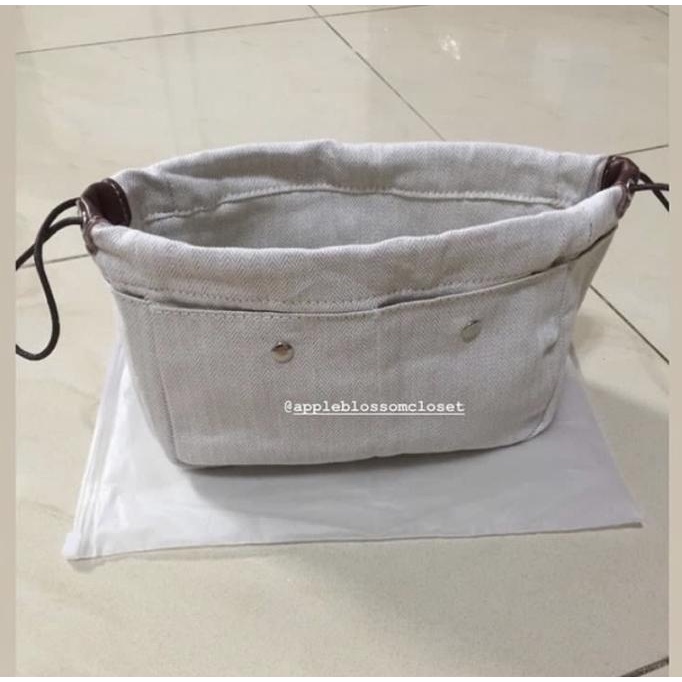 ACC TAS WANITA FOURBI SYAHRINI