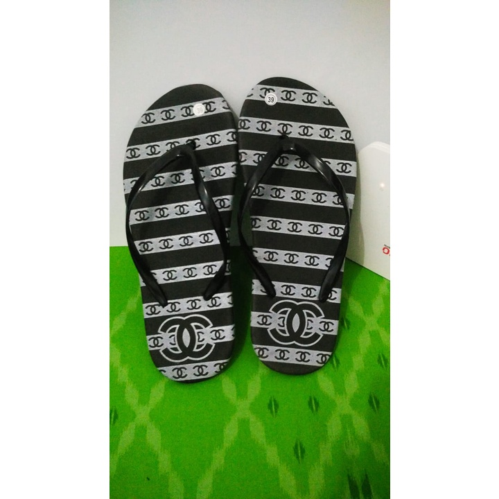 SANDAL JEPIT WANITA MOTIF GUCI BARU