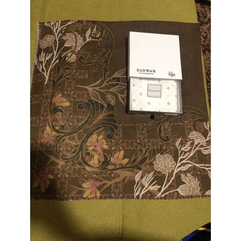 Preloved Scarf Radwah