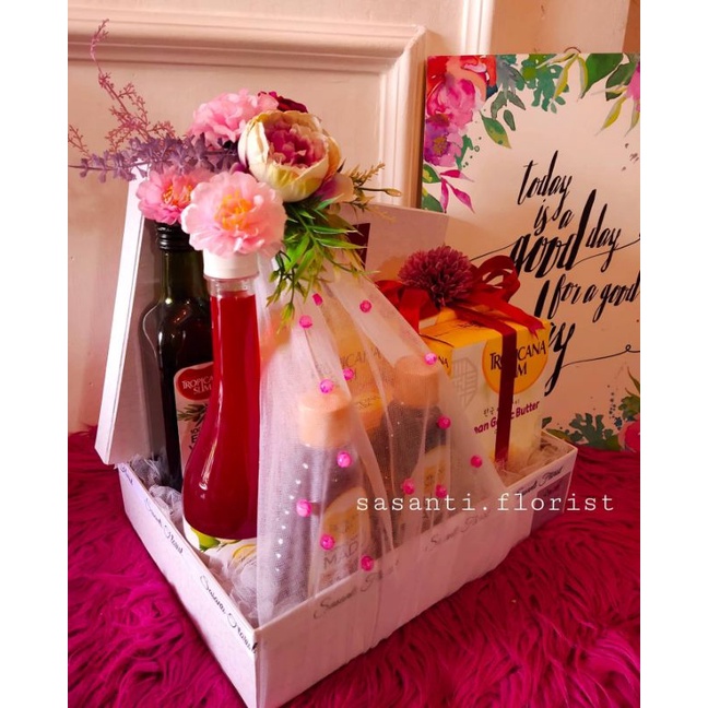 

hampers hadiah kado buket custome jogja,,hampers parcel healthy jogja,hampers GWS tropicana slim
