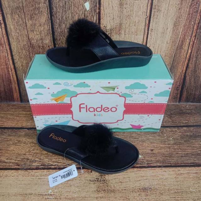 SANDAL JEPIT POMPOM PEREMPUAN (Fladeo Kidz) HITAM - KG25 | SANDAL ANAK | SANDAL PEREMPUAN