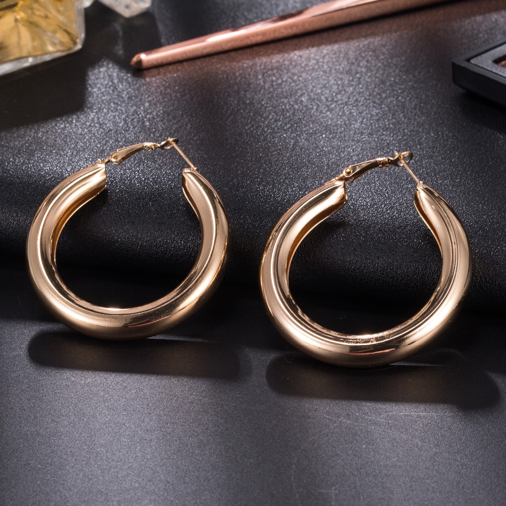 Anting Bulat Besar Gaya Punk Retro Untuk Wanita