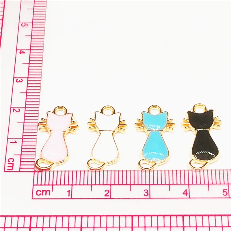 4 Pcs Liontin Kalunggelanganting Model Kucing Bahan Alloy Untuk Wanita Charms