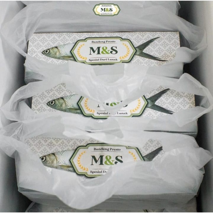 

Bandeng Presto M&S 1 BOX 1 KG/ Bandeng Presto isi 5 Ekor Bandeng (FREE 5 Sambel)