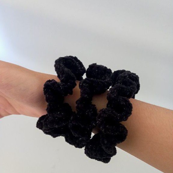 Scrunchie Rajut Velvet