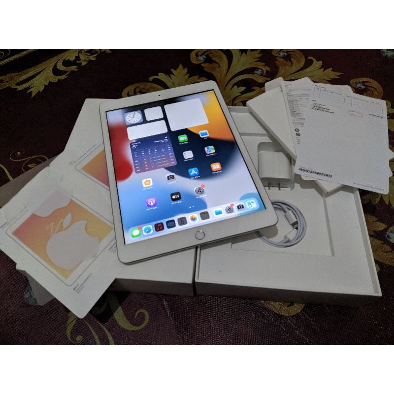 ipad 8 2020 Wi-Fi &amp; Wi-Fi Cell fullset bergaransi