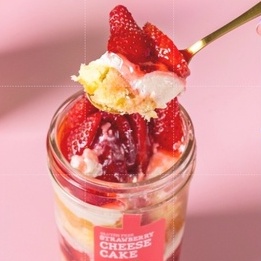 

Gluten Free Strawberry Cheesecake Dessert Jar | Healthy, Less Sugar