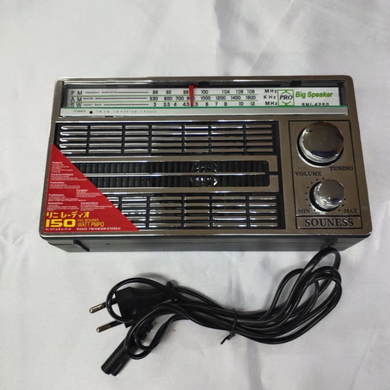 RADIO SOUNESS NR 4250 / RADIO AC DC/ FM-AM-SW