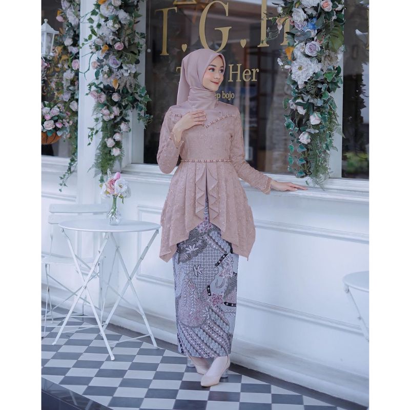 Batik Official - Nayla Abu Setelan Kebaya modern wisuda 2025 premium mewah couple pasangan kebaya kondangan wanita modern hijab kutubaru aesthetic