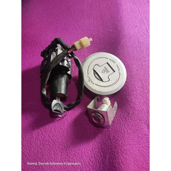 kunci set keyset honda cbr 250r thailand kyj k33 cbu konta tutup tanki kuncian jok lock cbr 250