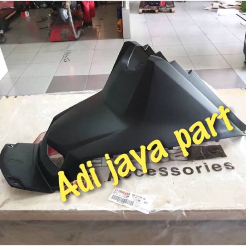 Cover center tutup mesin bawah jok xeon xeon rc xeon gt125 original