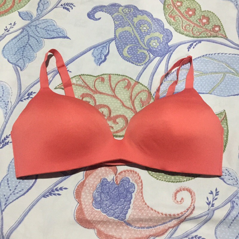 UNIQLO beauty light wireless bra 85/90