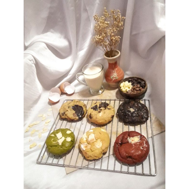 

SOFT AND CHEWY CHOCOLATE COOKIES