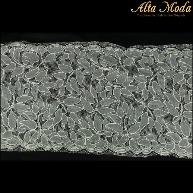 

Alta Moda Renda Perancis Trimming Leaves Fall Off White (1M)