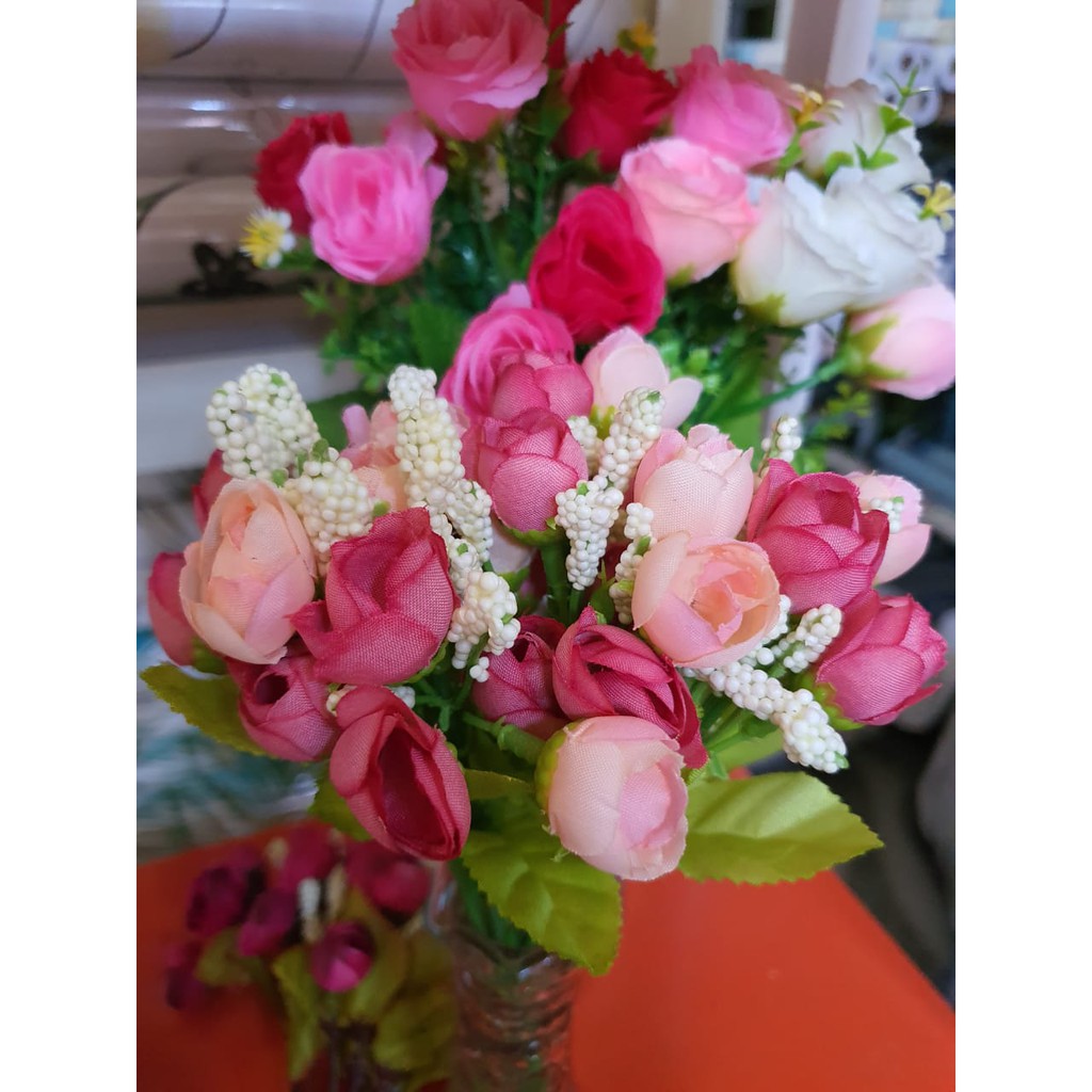 ROSE / BUNGA MAWAR KUNCUP - ISI 15 BUNGA PLASTIK / ARTIFICIAL-MERAH