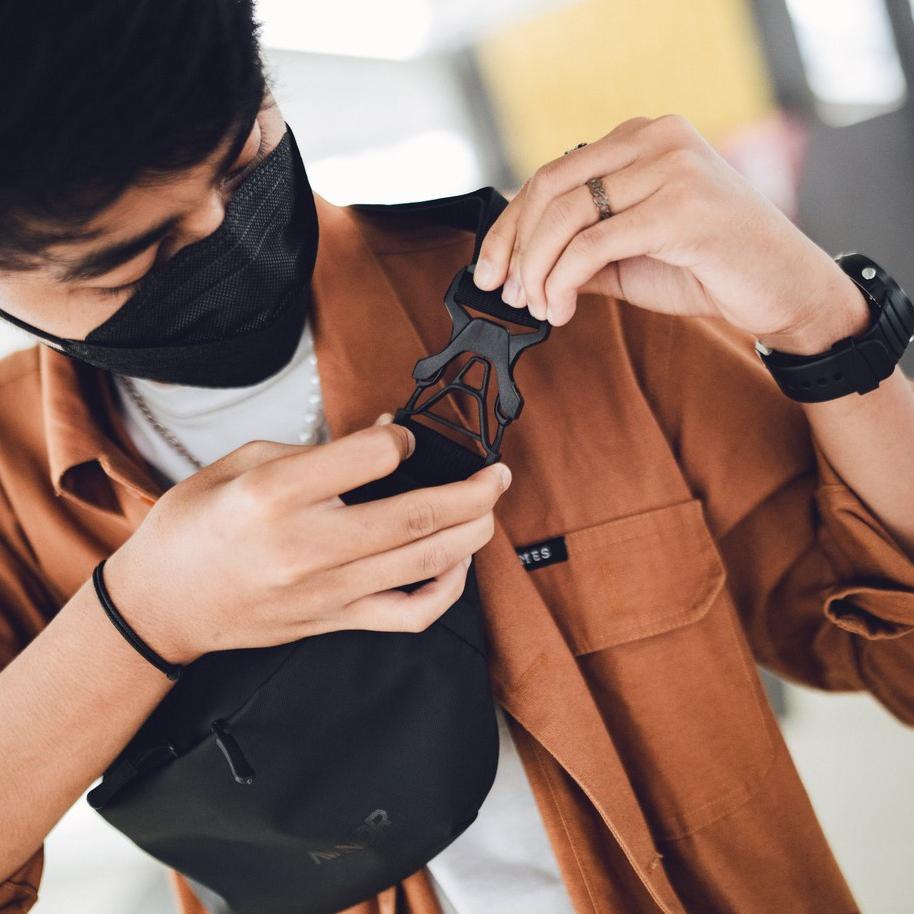 (STOK TERBARU) AVANDR 2X Matte Waist Bag Tas Pria Medium Waterproof Multifungsi