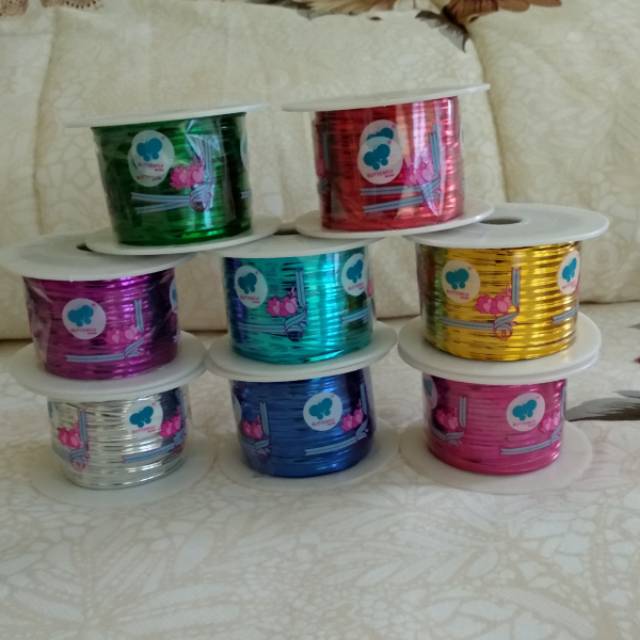 

Pita Kawat Metalik / Pita Kawat Souvenir / Pita Souvenir / Kawat Souvenir Kecil 100 Yard