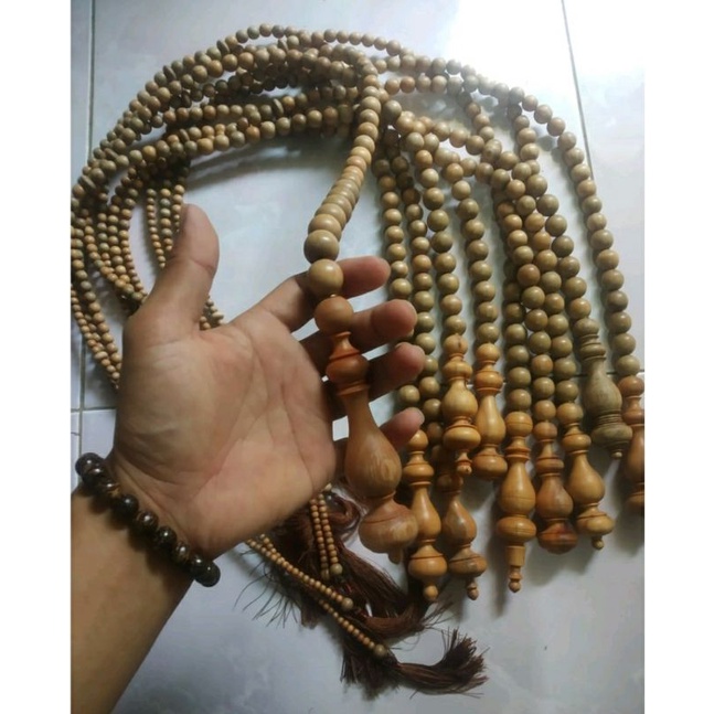 Cambuk cemeti kayu cendana wangi cambuk perut cemeti amarosuli tasbih cendana asli wangi