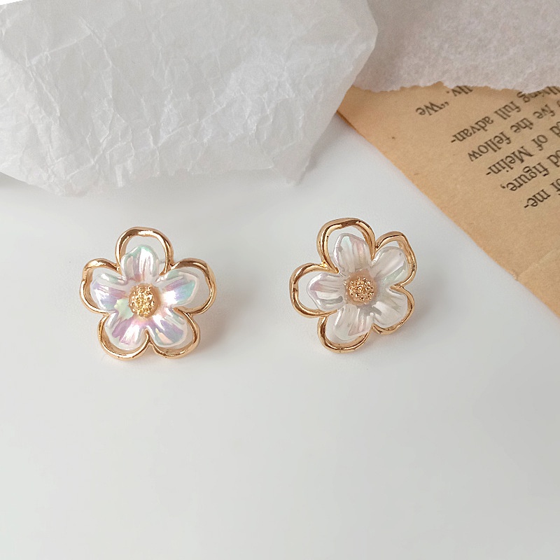 Anting Bentuk Bunga Warna Emas Gaya Korea Untuk Wanita titanium emas anti karat bunga earrings