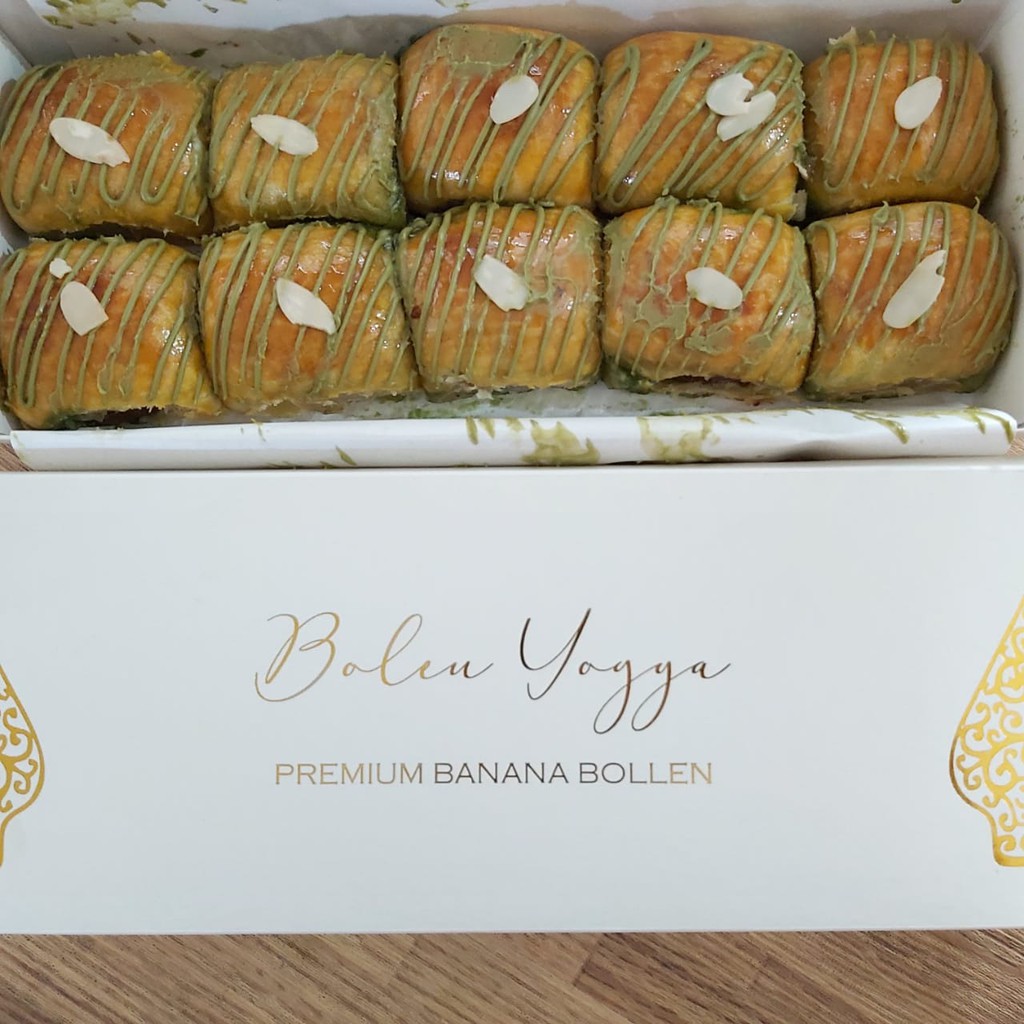 

BOLEN PISANG GREEN TEA TERBARU (Reguler Box) - Oleh-Oleh kuliner Yogya/Jogja