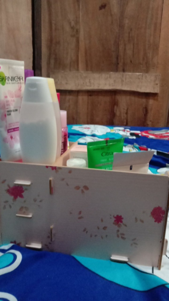 Rak Kosmetik Make Up Organizer Kotak / Wadah Tempat Meja Rias Makeup Serbaguna Multifungsi